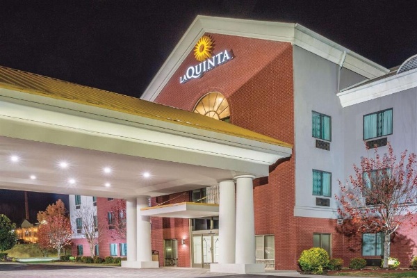 La Quinta Inn & Suites by Wyndham Loudon image 20